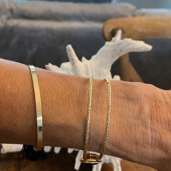 Pretty gold tone, bracelets with black stones. - Picture 4 of 6